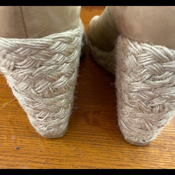 M Patrick Peep Toe Espadrilles 8.5M Beautiful camel color. Goes with everything! - Picture 3 of 4